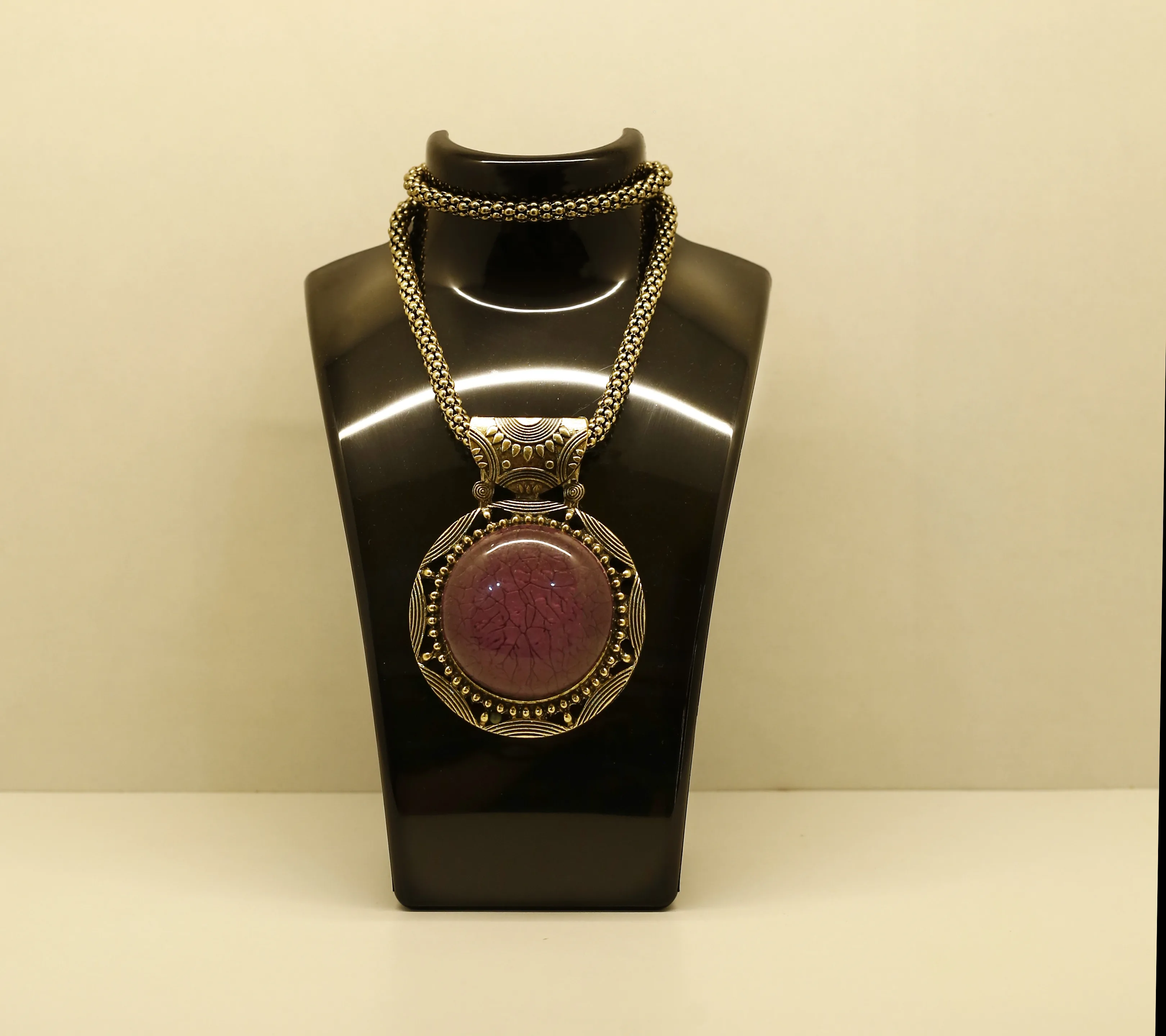 Ilola jewelry and adornment
